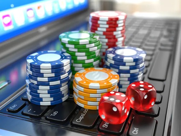 judiresmi Domino QQ live table interface showing player positions, pot, and domino tiles